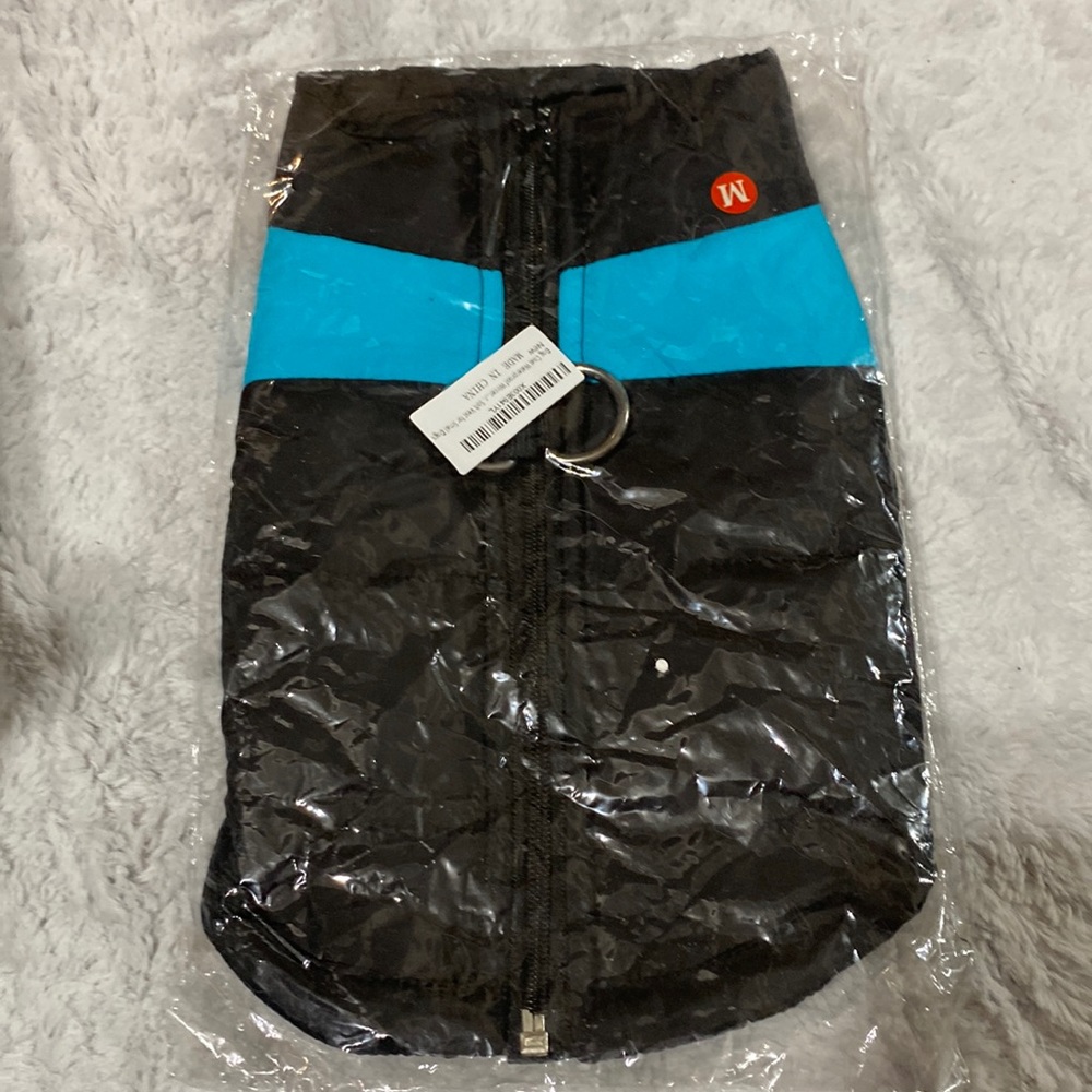 97. Dog waterproof vest size M NWT